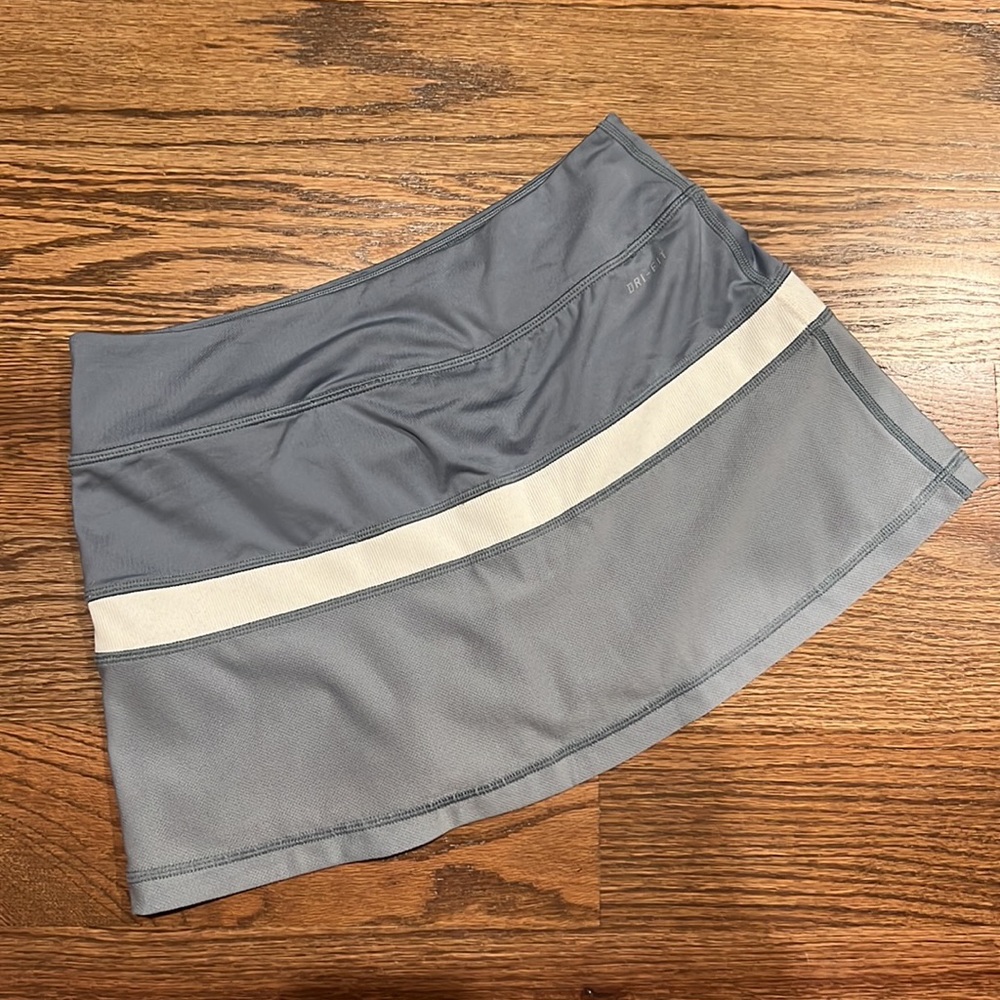 Nike dri fit skort, size small, gray w/white stripe, great condition - Picture 2 of 5